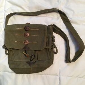NWOT adorable crossbody bag